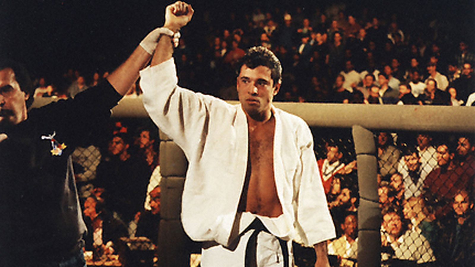 Mike Tyson tin rằng mình không có cơ hội trước Royce Gracie trong 1 trận đấu MMA.