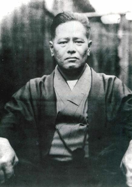 Người sáng lập hệ phái Goju-ryu của karate, Chojun Miyagi.