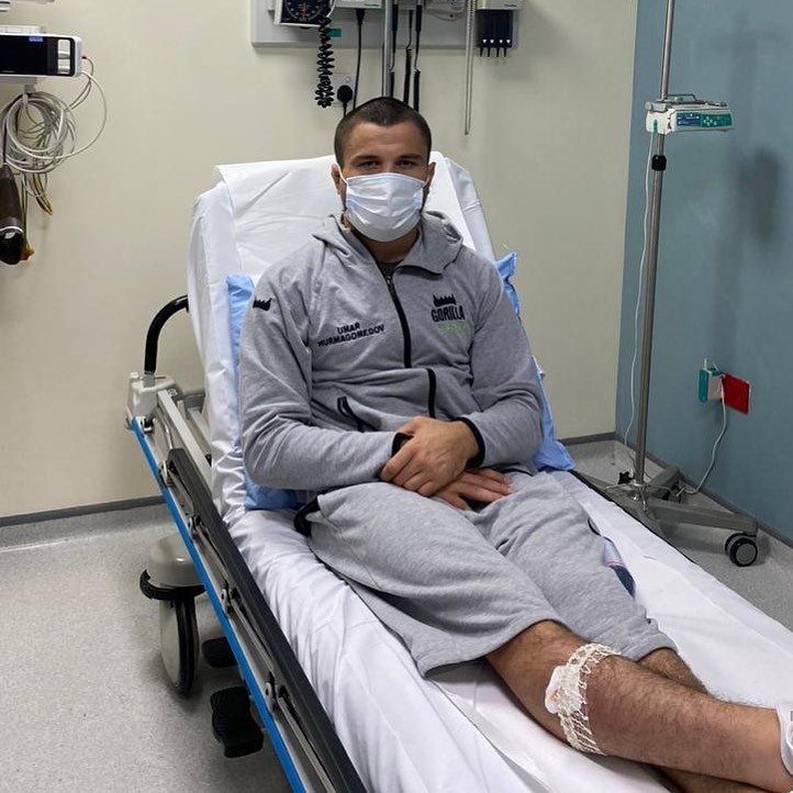 Umar Nurmagomedov trên giường bệnh. Ảnh instagram Khabib Nurmagomedov.
