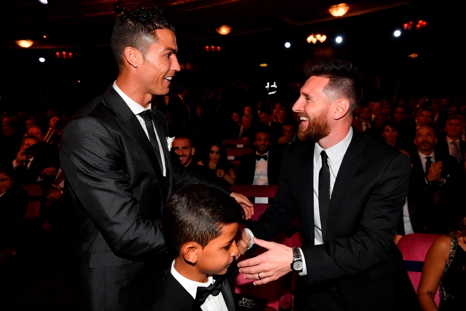 2 huyền thoại bóng đá Lionel Messi và Cristiano Ronaldo đều đã gia nhập CLB tỷ phú.