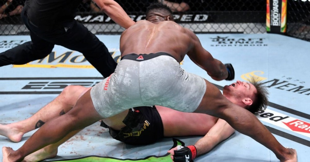 Francis Ngannou knockout Stipe Miocic tại sự kiện UFC 260.