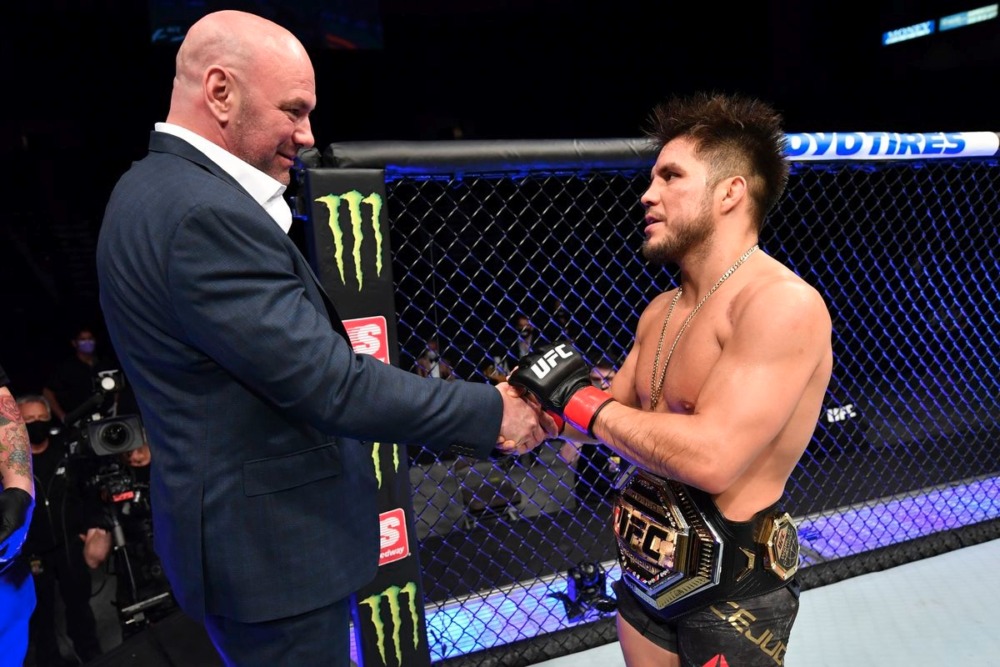 Henry Cejudo sẽ không thể trở lại lồng bát giác trong thời gian gần.
