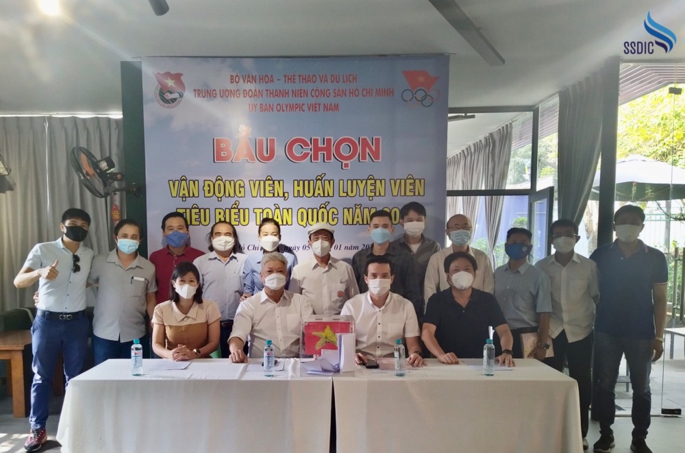 Buổi lễ bầu chọn vận động viên, huấn luyện viên tiêu biểu năm 2021 tại Hội quán Press Corner, sân vận động Hoa Lư.