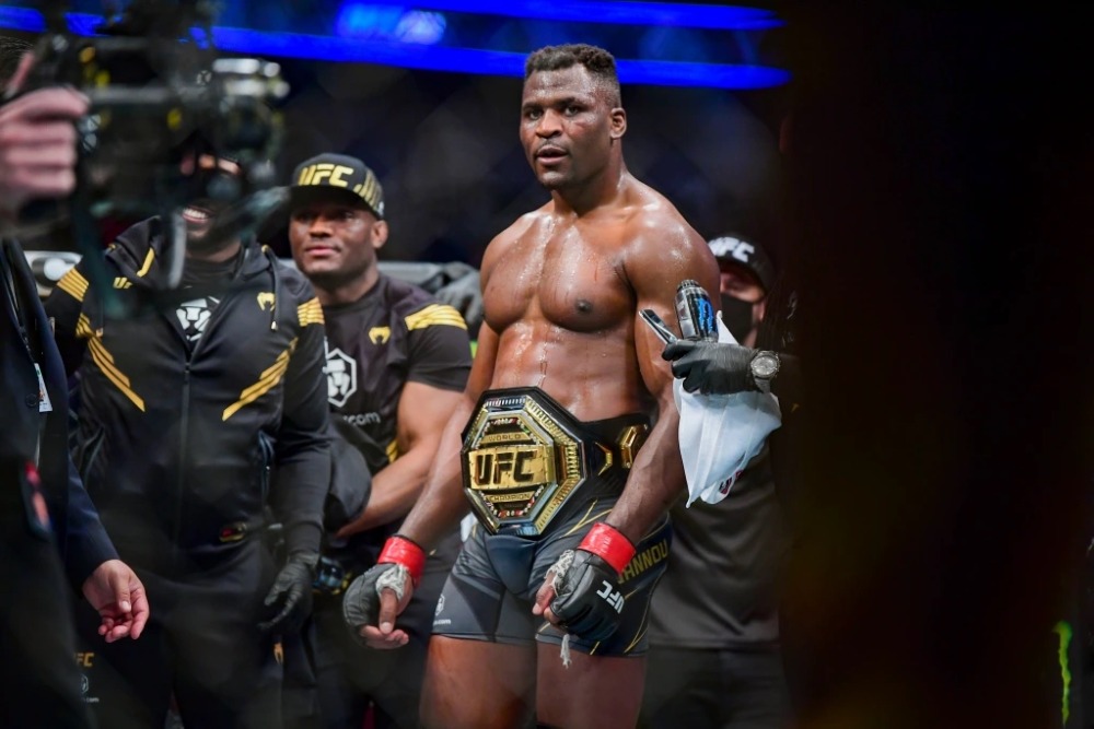 Nhà vô địch hạng nặng UFC Francis Ngannou.