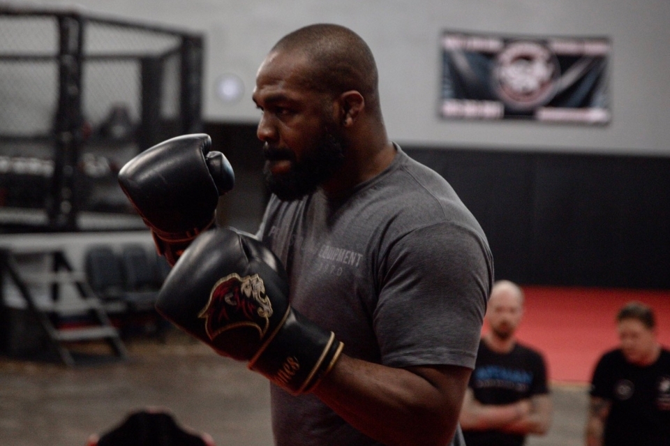 Jon Jones sắp trở lại lồng bát giác?