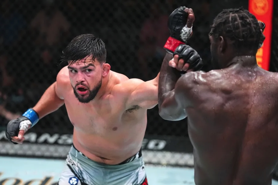 Kelvin Gastelum buộc phải rút lui khỏi UFC 273 vì chấn thương.