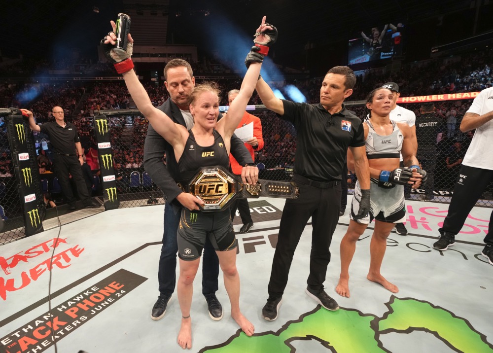 Valentina Shevchenko có chiến thắng không dễ dàng trước Talia Santos tại UFC 275.