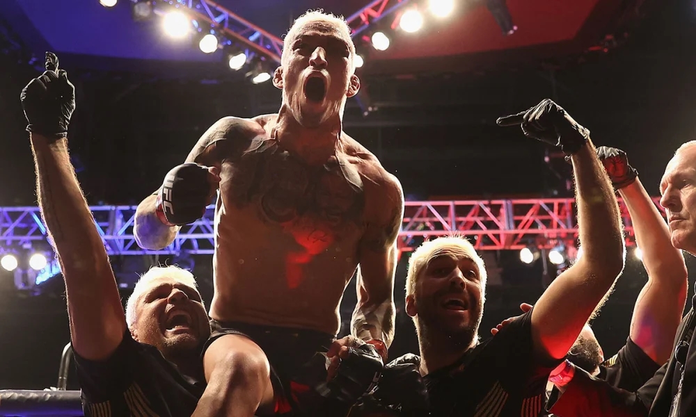 Charles Oliveira đang có chuỗi 11 chiến thắng liên tiếp tại UFC.