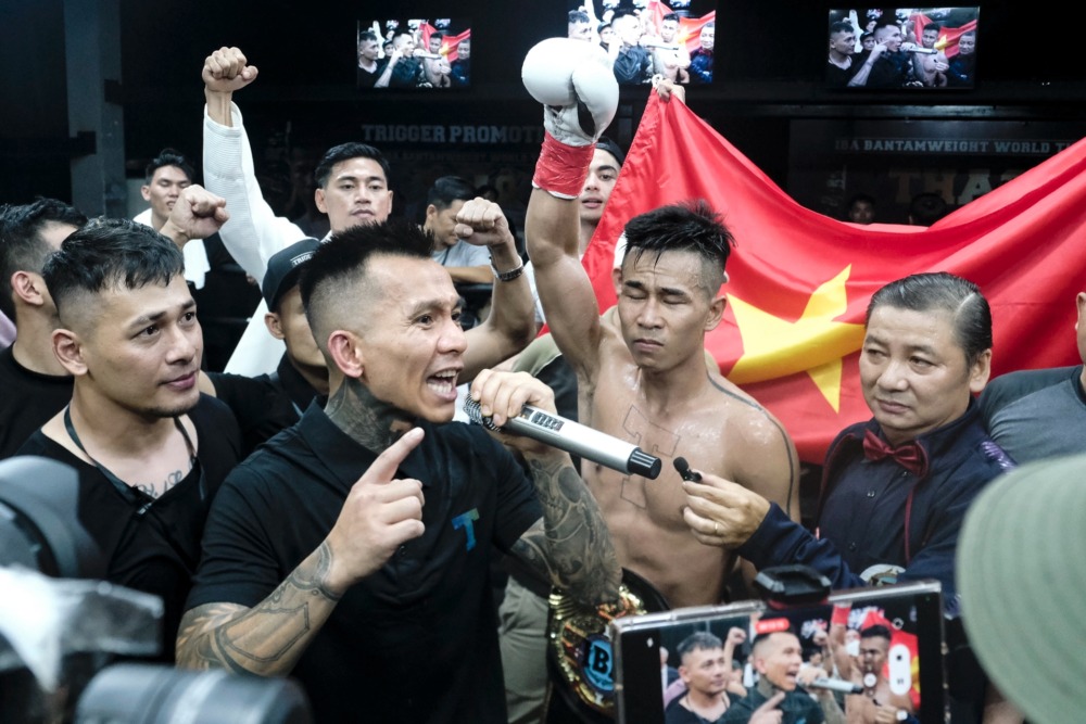 Văn Thảo trở thành nhà vô địch hạng bantamweight của IBA.