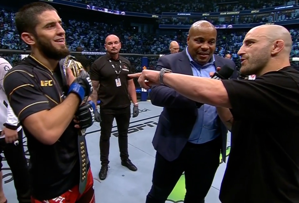 Alexander Volkanovski và Islam Makhachev có thể đối đầu nhau trong một trận đấu tiềm năng.