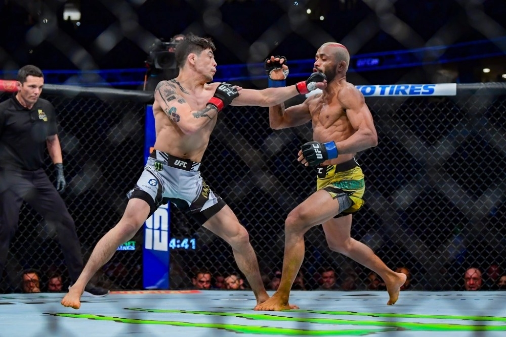 Deiveson Figueosystemo và Brandon Moreno đã đối đầu nhau 3 lần trong lồng bát giác.