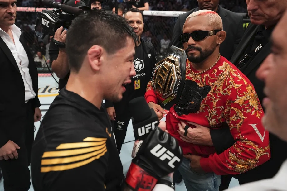 Deiveson Figueosystemo đang là nhà đương kim vô địch hạng ruồi của UFC.