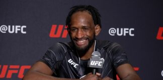 Neil Magny trả lời họp báo sau chiến thắng.