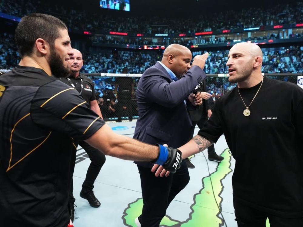 Islam Makhachev đang thúc đẩy một cuộc chiến với Alexander Volkanovski.