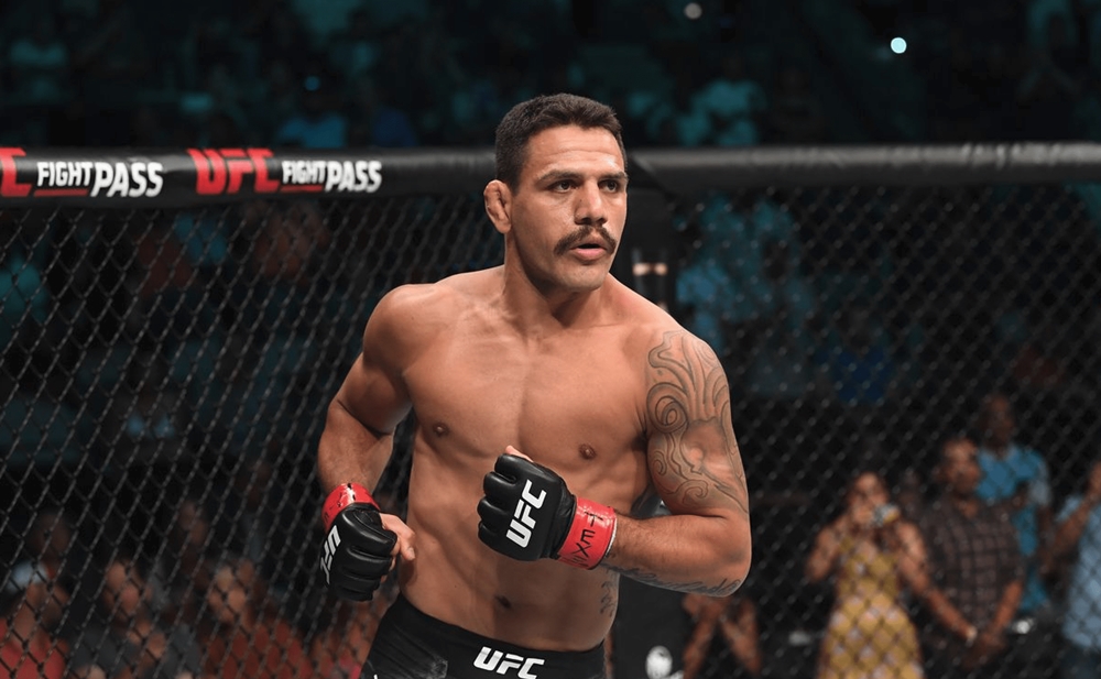 Rafael dos Anjos sẽ trở lại lồng bát giác cuối tuần này để đấu Bryan Barberena.