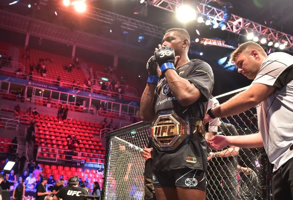 Jamahal Hill trở thành tân vương hạng cân dưới nặng của UFC.