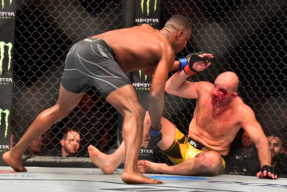 Jamahal Hill có chiến thắng thuyết phục trước Glover Teixeira.