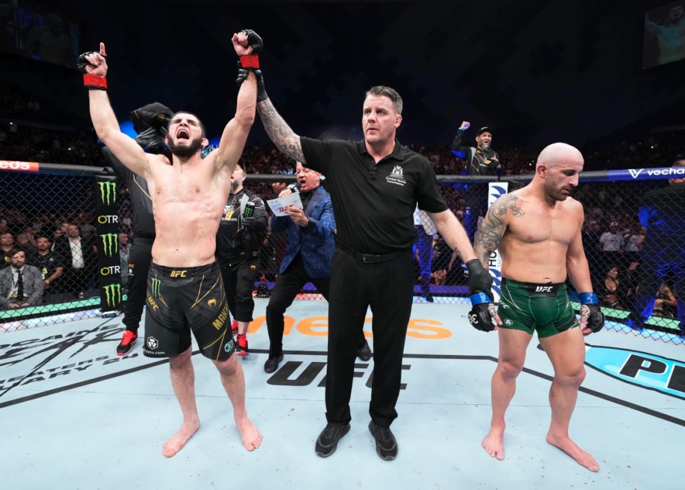 Islam Makhachev bảo vệ danh hiệu thành công trước Alexander Volkanovski tại UFC 284.
