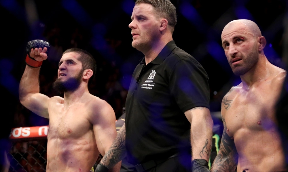 Alexander Volkanovski thua tiếc nuối trước Islam Makhachev tại UFC 284.