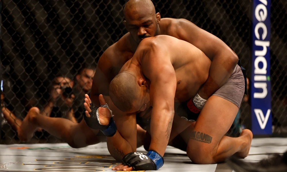Jon Jones có chiến thắng chóng vánh trước Ciryl Gane.