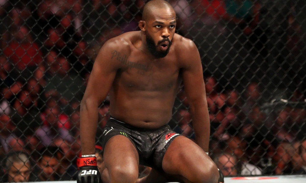 Jon Jones sắp trở lại lồng bát giác sau 3 năm nghỉ thi đấu.