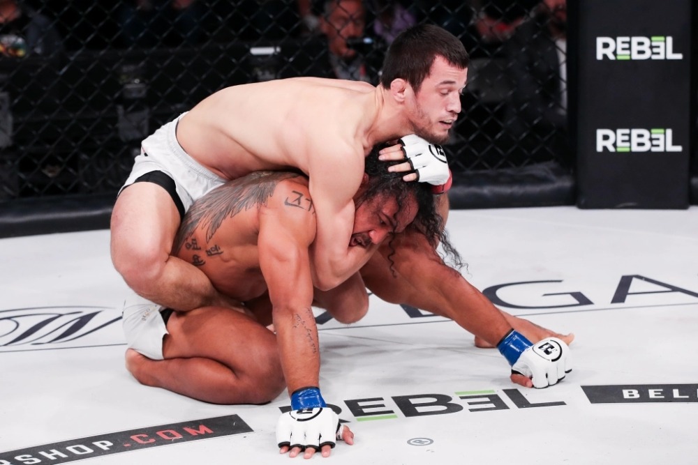Usman Nurmagomedov có chiến thắng hoành tráng tại Bellator 292.