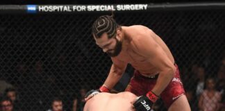 Cú bay người tung gối thay đổi cuộc đời Jorge Masvidal.