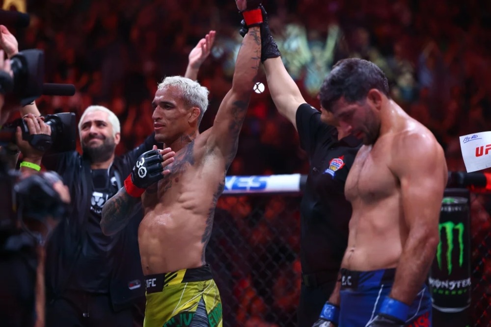 Charles Oliveira có chiến thắng ấn tượng tại UFC 289.