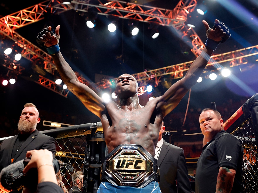 Israel Adesanya nhận được nhiều sự chú ý hơn Jon Jones.