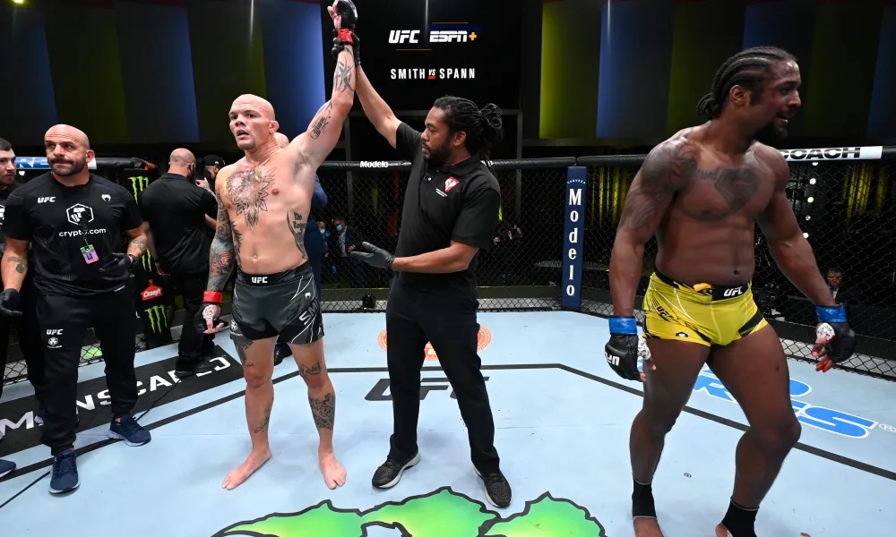 Anthony Smith vừa có chiến thắng quan trọng trước Ryan Spann.