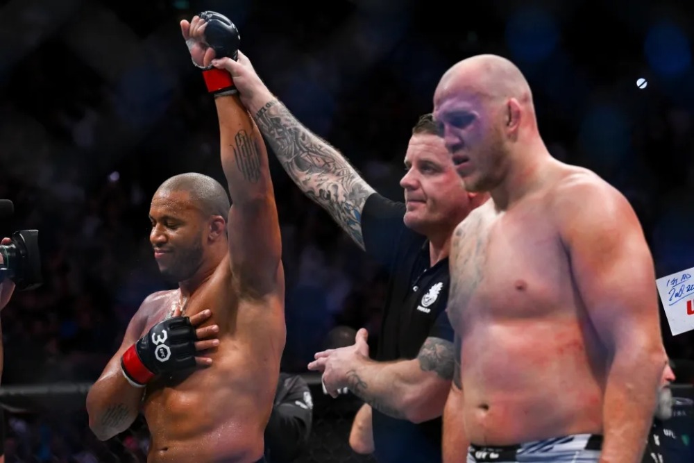 Ciryl Gane giành chiến thắng quan trọng tại UFC Paris cuối tuần qua.